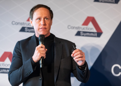 CEO Dominik Märkl live auf dem Construction Summit
