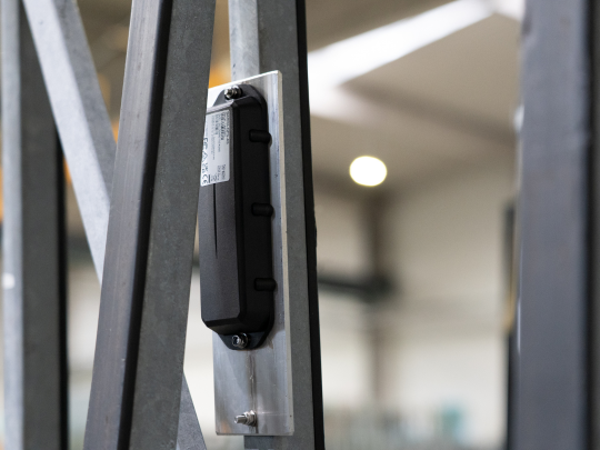 Weha-Therm ortet die Glastransportgestelle mit der von OneStop Pro eigens implementierte Hardware.